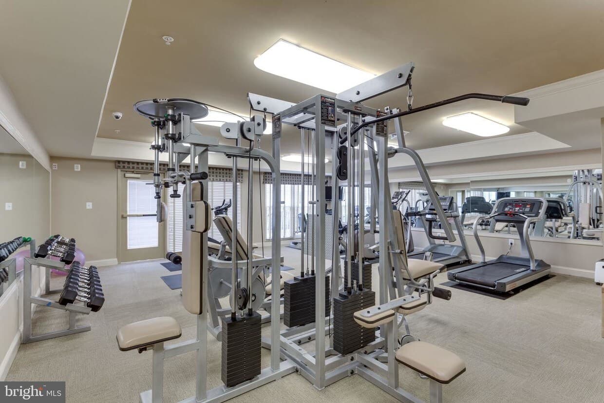 Fitness amenities at Saintsbury Plaza
