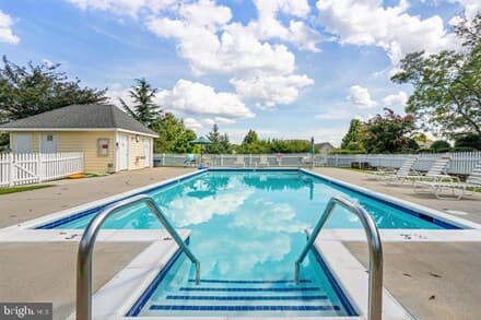Clubhouse setting at Suffield Meadows
